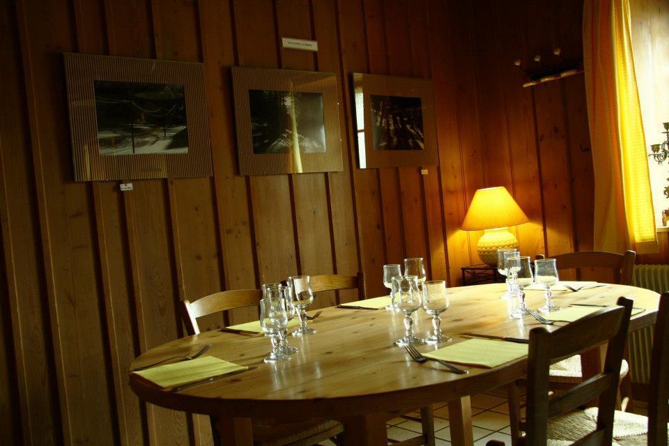 Auberge de la Perdrix Hauterive-la-Fresse Exterior foto