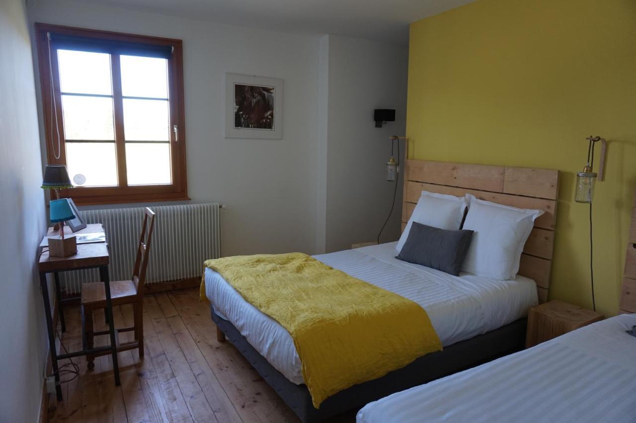 Auberge de la Perdrix Hauterive-la-Fresse Exterior foto