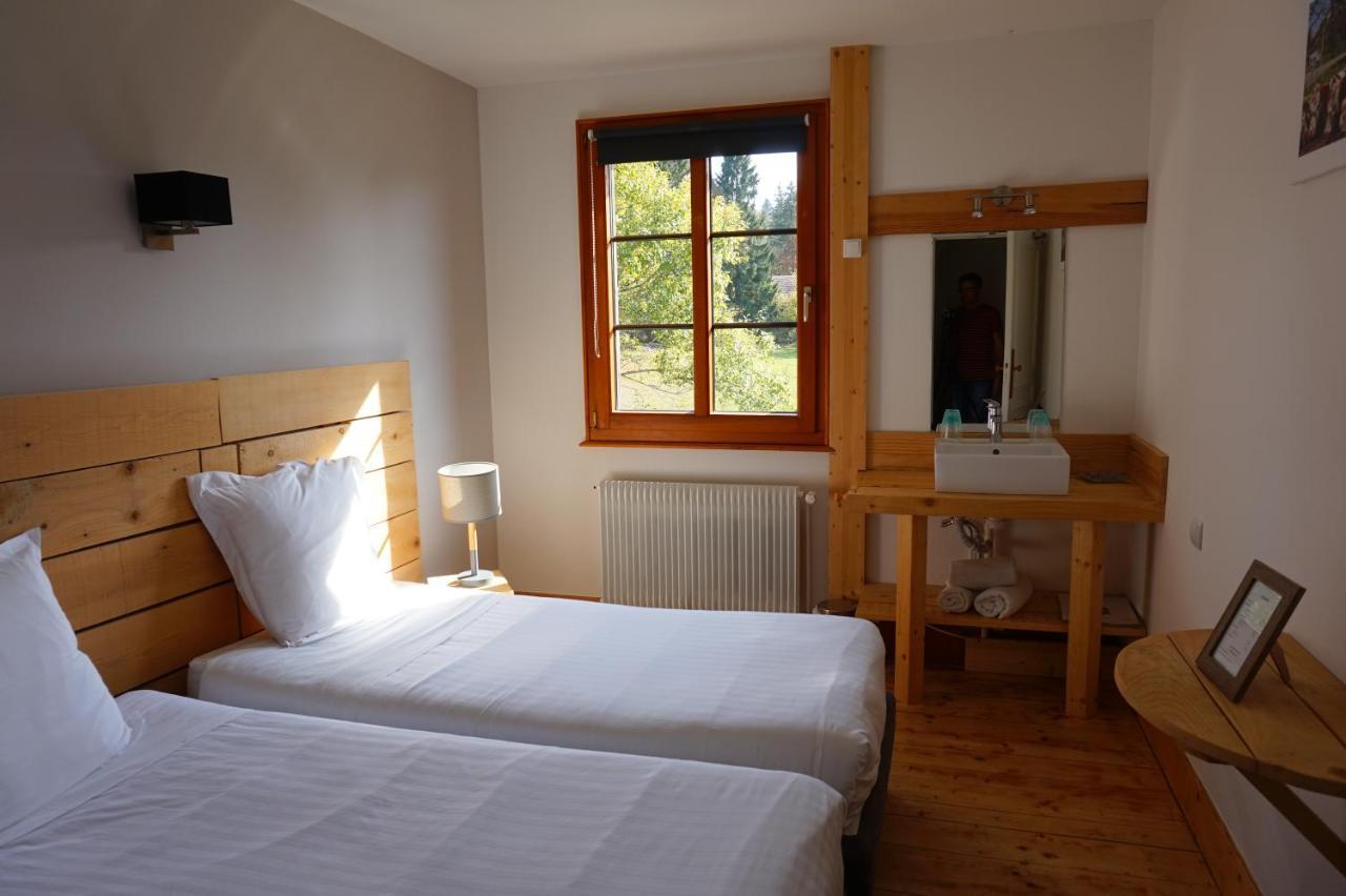 Auberge de la Perdrix Hauterive-la-Fresse Exterior foto