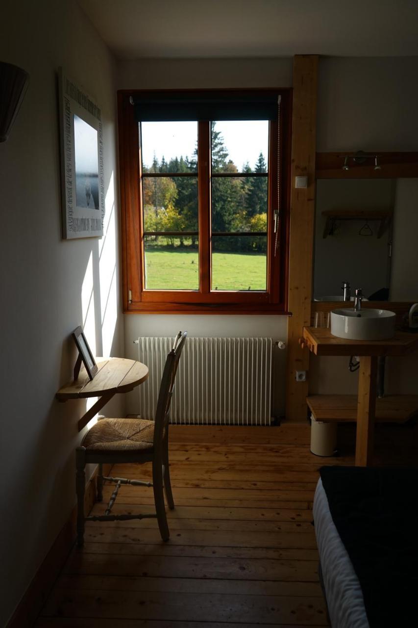Auberge de la Perdrix Hauterive-la-Fresse Exterior foto