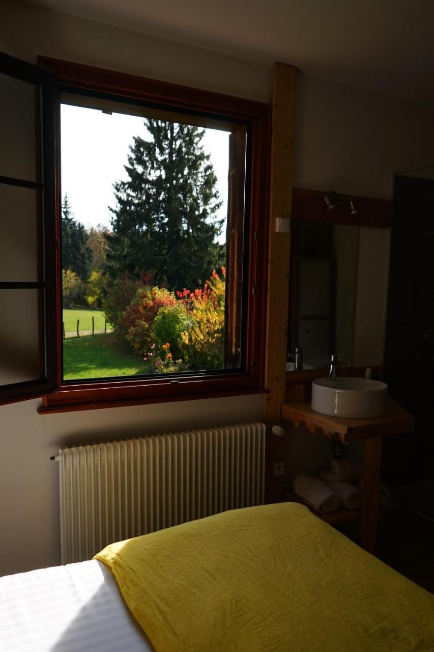 Auberge de la Perdrix Hauterive-la-Fresse Exterior foto
